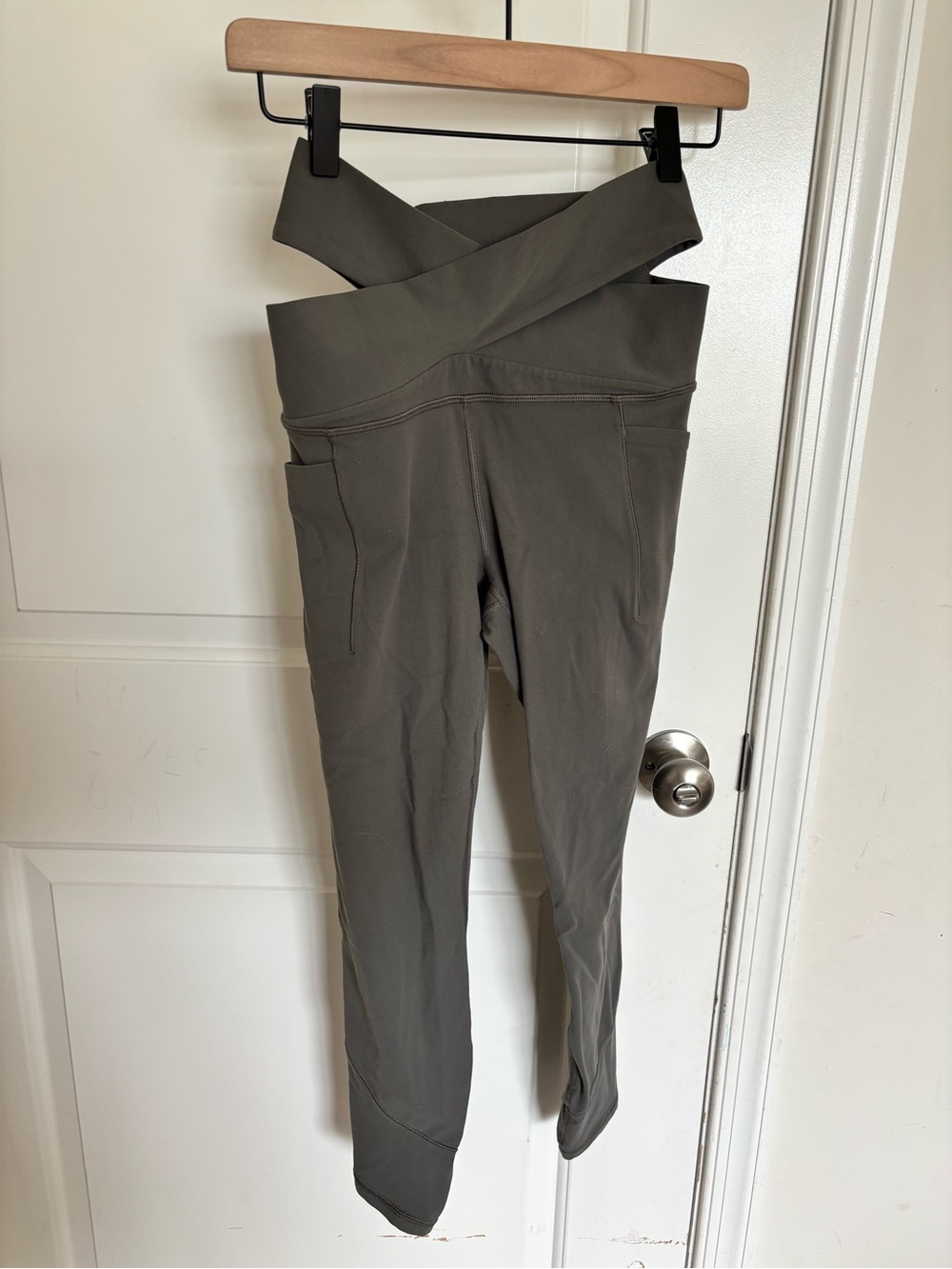 Athleta Salutation Stash Wrap Tights - Picture 2 of 6